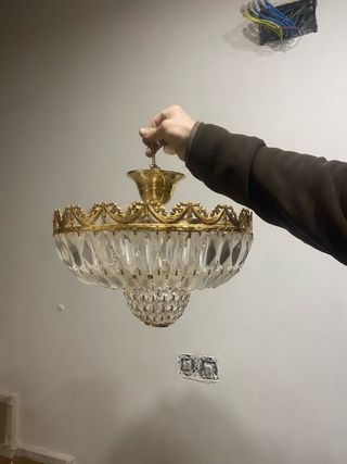 Lámpara araña dorada y cristales estilo Bridgerton