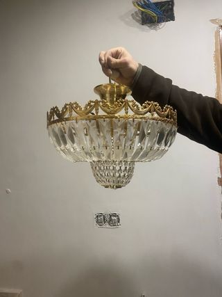 Lámpara araña dorada y cristales estilo Bridgerton