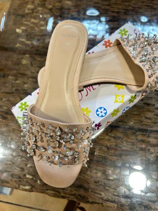 Sandalias Bershka mujer adornos plateados T.36