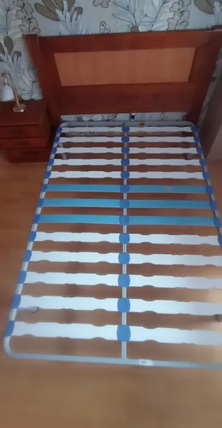 Somier 135cm con cabecero y mesita