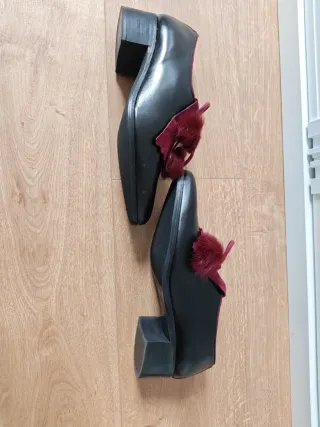 Zapatos Vitelo Talla 37 Negros y Rojos