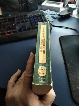 Libro En Asia se muere bajo las estrellas