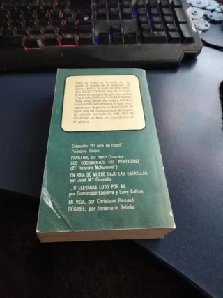 Libro En Asia se muere bajo las estrellas