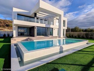 Chalet en alquiler en El Mayorazgo - El Limonar en Málaga