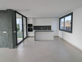 Chalet en alquiler en El Mayorazgo - El Limonar en Málaga