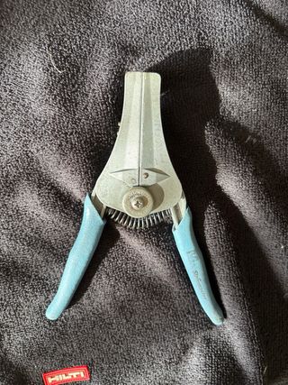 Pelacables Stripmaster Ideal