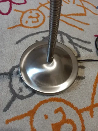 Flexo de mesa IKEA plateado