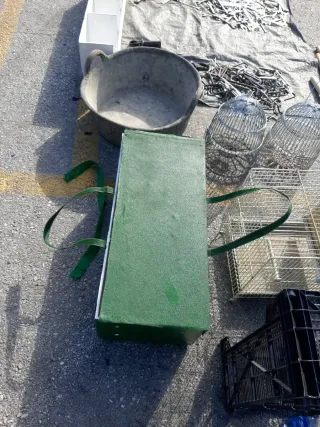 Transportín blanco y verde para mascotas