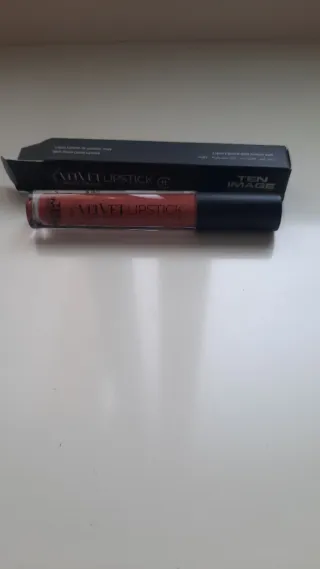 Lote Maquillaje Ten Image: Labial, Uñas, Cejas