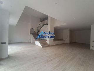 Local comercial en alquiler en Maria Auxiliadora - Barriada LLera en Badajoz