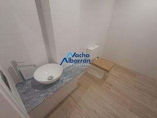 Local comercial en alquiler en Maria Auxiliadora - Barriada LLera en Badajoz