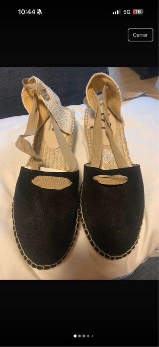 Alpargatas nuevas con cordones