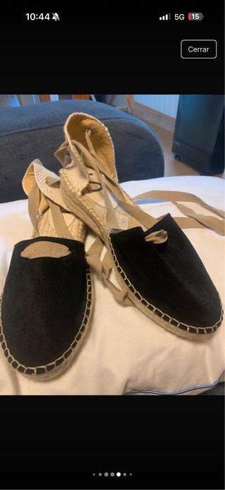 Alpargatas nuevas con cordones