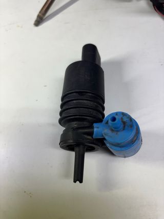 Bomba limpiaparabrisas agua(c)