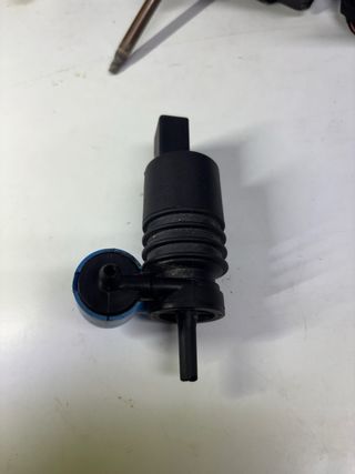 Bomba limpiaparabrisas agua(c)