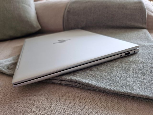 HP Elitebook 860 G11