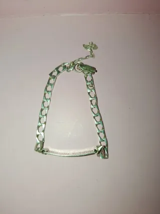 Pulsera de plata con grabado