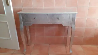 Mueble recibidor color plata