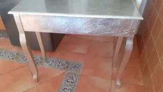 Mueble recibidor color plata