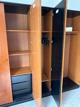 Armario de dormitorio madera y cristal