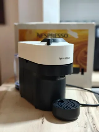 Cafetera Nespresso Vertuo Blanca