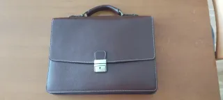 Maletín de cuero marrón