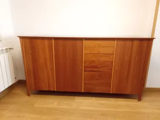 Aparador de madera de cerezo