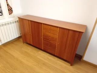 Aparador de madera de cerezo