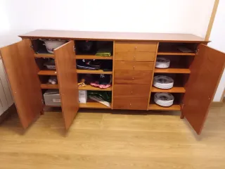 Aparador de madera de cerezo