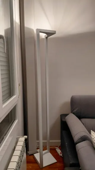 Lámpara de pie moderna