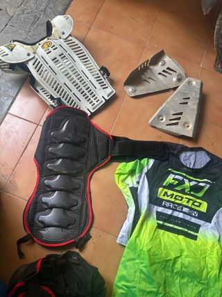 Todo 80 eur Casco Airoh, Botas, Petos y Basculante