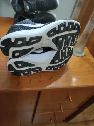 Zapatillas Nike Negras y Blancas