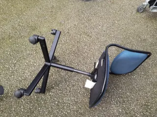 Silla de escritorio azul y negra