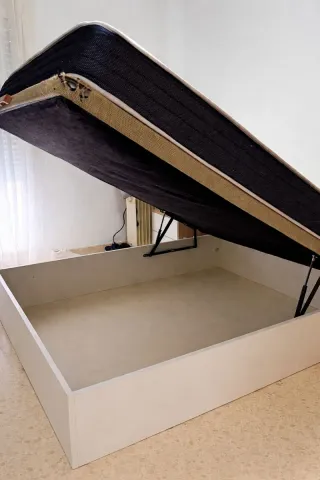 Canapé de tela negro y blanco