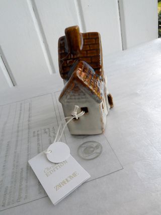 Zara Home ADORNO PORCELANA CASITA LUZ Nuevo