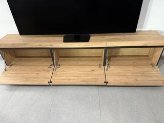 Mueble TV salón madera y metal