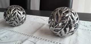 Sfere in ceramica Zen argentate con motivi floreali