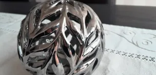 Sfere in ceramica Zen argentate con motivi floreali