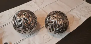 Sfere in ceramica Zen argentate con motivi floreali