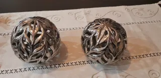 Sfere in ceramica Zen argentate con motivi floreali