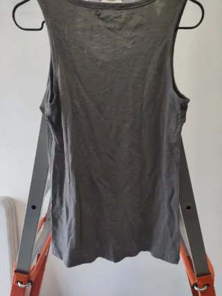 Camiseta Singular gris sin mangas talla 3