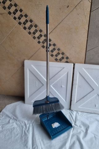 Kit scopa e paletta blu