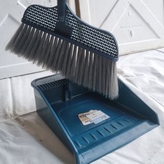 Kit scopa e paletta blu