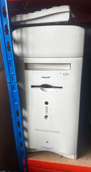 Macintosh Performa 6400 Beige