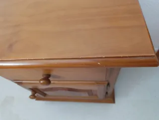 Mesilla de noche provenzal de madera