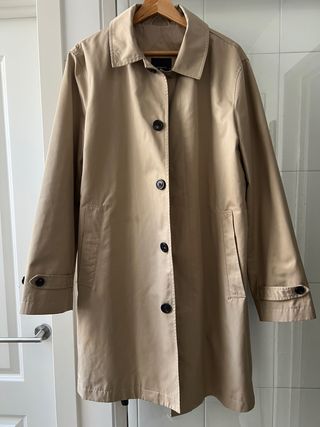 Gabardina Beige Clásica