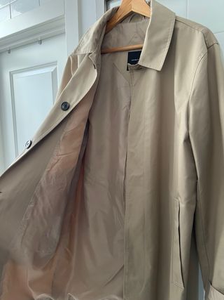 Gabardina Beige Clásica