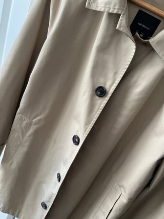 Gabardina Beige Clásica