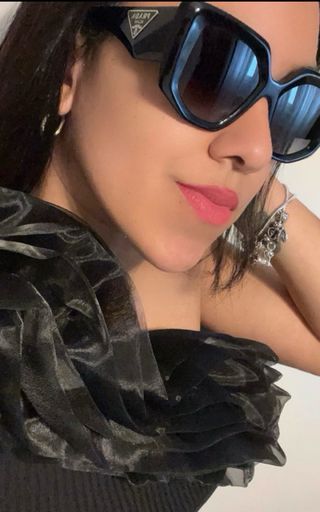 Gafas de sol Prada negras y grises