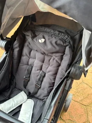Carrito de paseo Joie negro